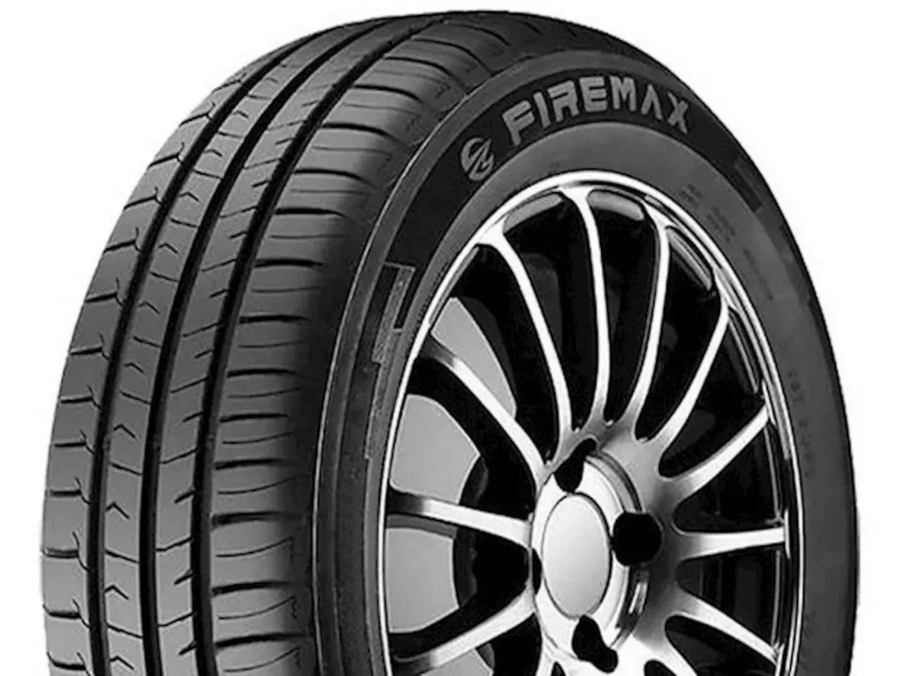 Opona samochodowa marki Firemax, producent opon, z widocznym bieżnikiem i felgą.