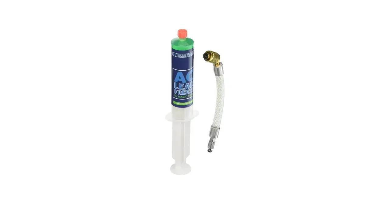 Jeringa con líquido para detectar fugas en aire acondicionado. Útil para saber si le falta gas al aire acondicionado.