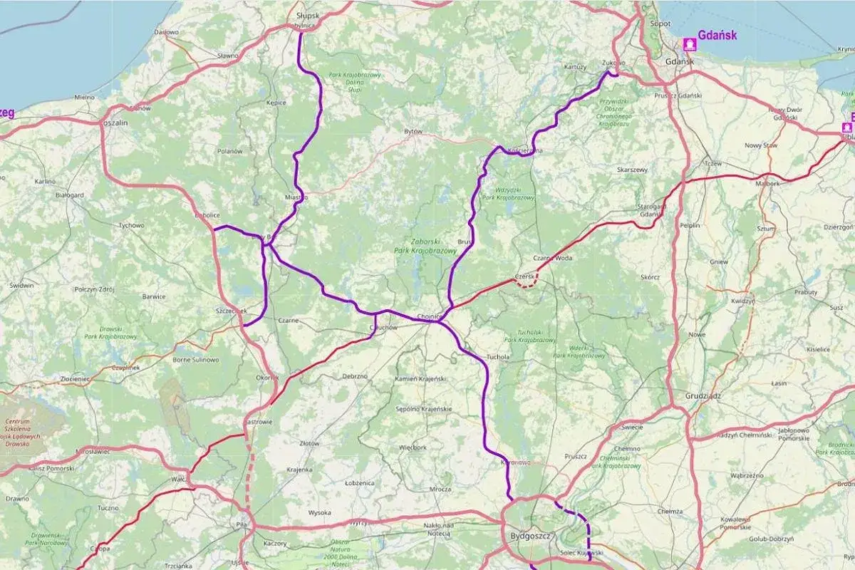 Mapa drogowa z zaznaczonymi trasami kolejowymi, łączącymi m.in. **Ustkę** z Koszalinem i dalej w kierunku Bydgoszczy.