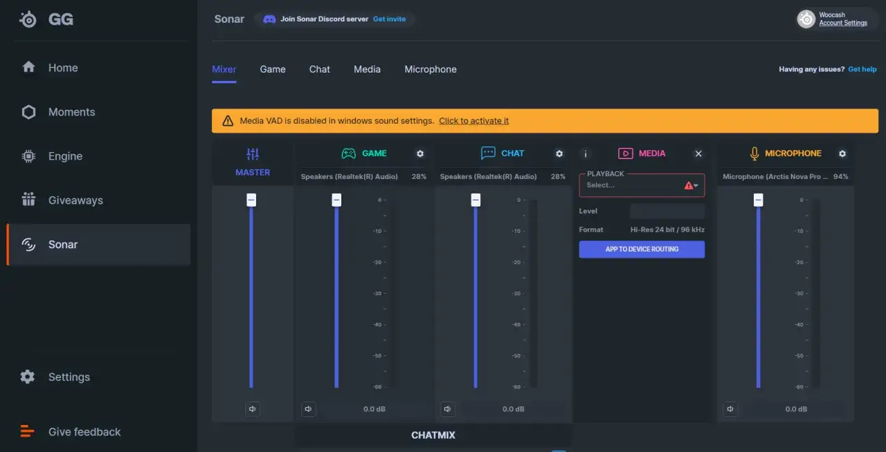 SteelSeries Sonar: Mixer-Ansicht mit Lautst&auml;rkereglern f&uuml;r Master, Game, Chat, Media und Mikrofon. Ein Warnhinweis zur VAD-Aktivierung ist sichtbar.
