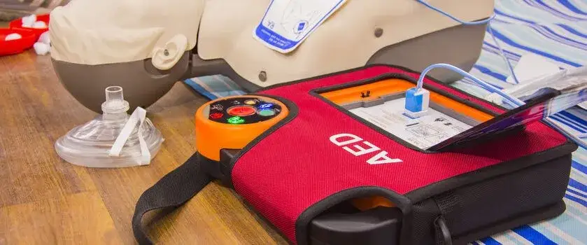 Zdjęcie Co to jest defibrylator AED i jak ratuje życie w kryzysie