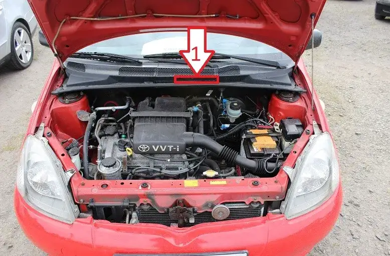 Zdjęcie Toyota Yaris - poznaj wszystkie miejsca gdzie znajduje się numer VIN