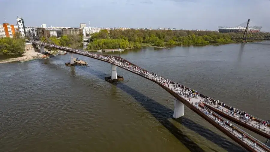 Zdjęcie Ile kosztowała kładka Trzaskowskiego? Zaskakujące wydatki na most