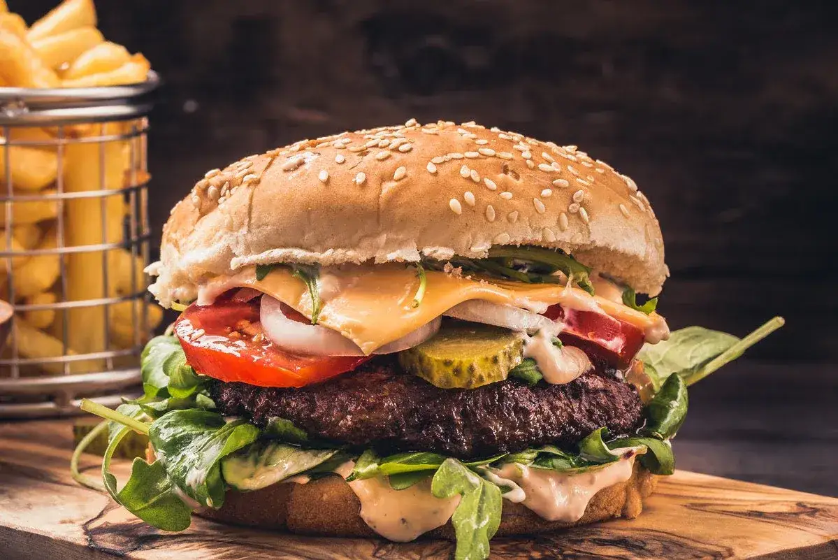 historyczne ryciny hamburgerów lub wczesnych fast foodów