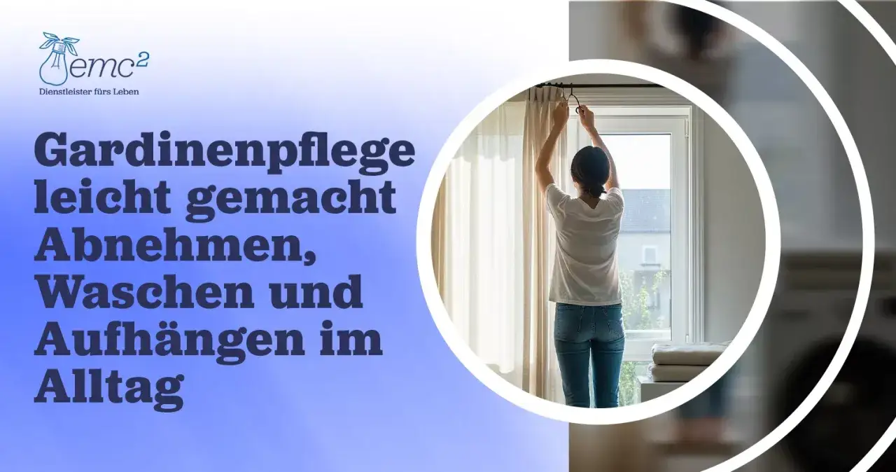 Frau hängt Gardinen ab. Einfache Gardinenpflege: Abnehmen, waschen und aufhängen im Alltag.