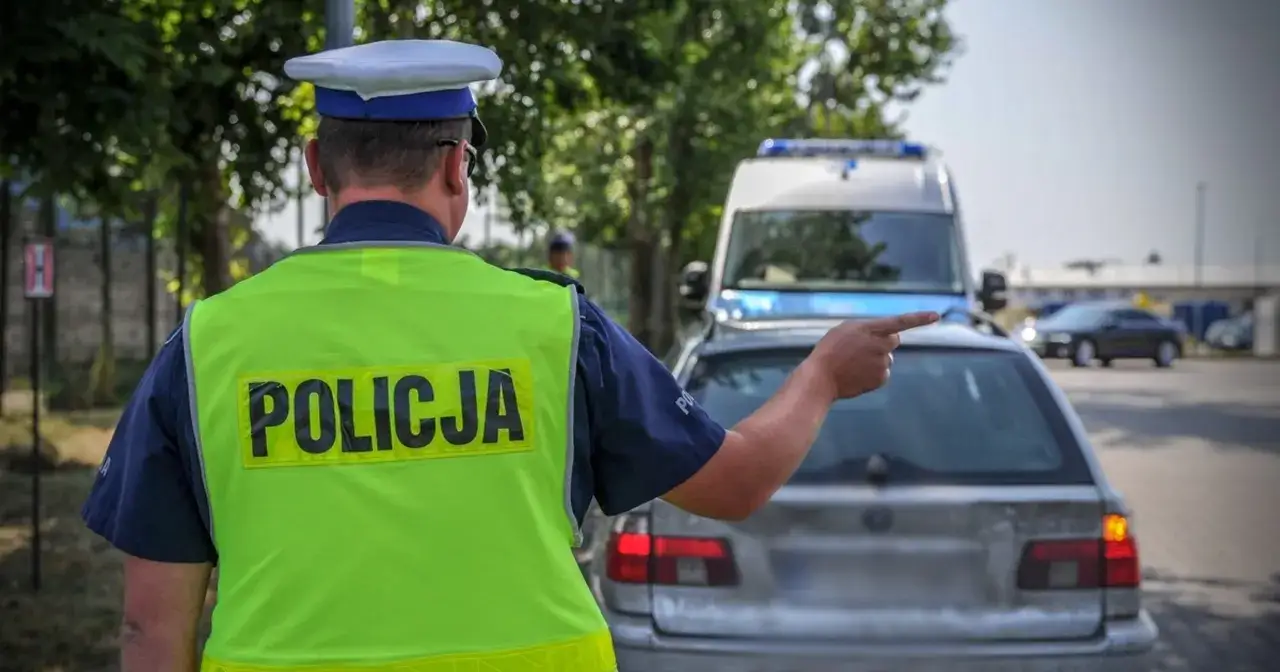 policja kontrola drogowa holowanie samochodu