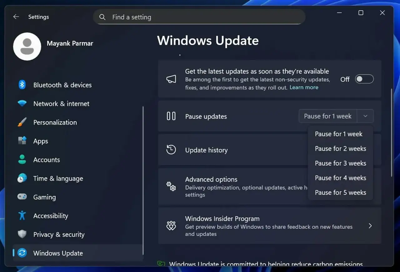 Inst&auml;llningar f&ouml;r Windows Update. H&auml;r kan du pausa uppdateringar f&ouml;r att uppdatera datorn vid ett senare tillf&auml;lle.