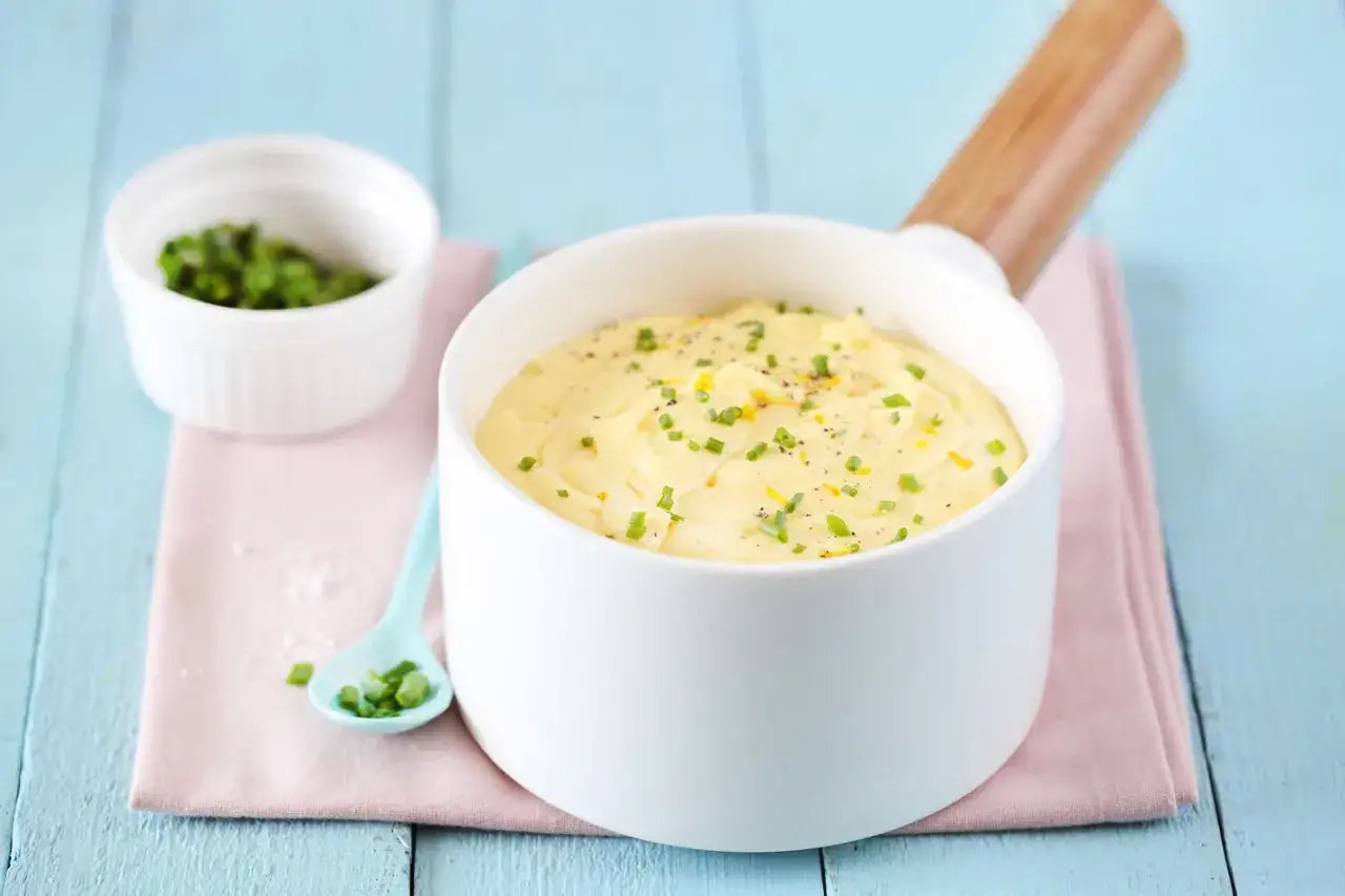 Sauce onctueuse, parsem&eacute;e de ciboulette et de zeste de citron, pr&ecirc;te &agrave; sublimer vos plats. Une touche de sauce beurre citron pour un go&ucirc;t frais et acidul&eacute;.