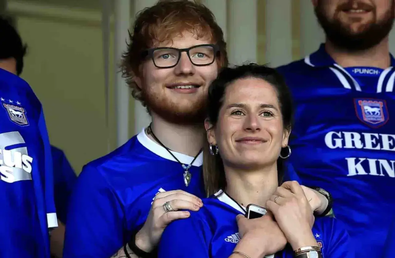 Ed Sheeran z żoną Cherry Seaborn na meczu Ipswich Town.