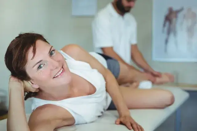 Ortopeda fizjoterapeuta porównanie kompetencji