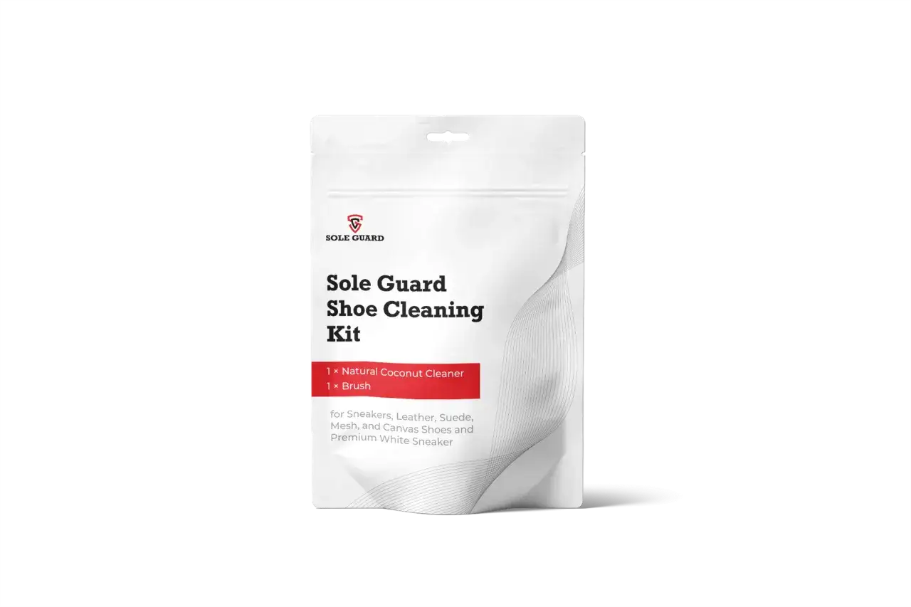 Kit Sole Guard pour nettoyer semelle ext&eacute;rieure chaussure. Contient nettoyant coco et brosse. Id&eacute;al pour baskets, cuir, daim.