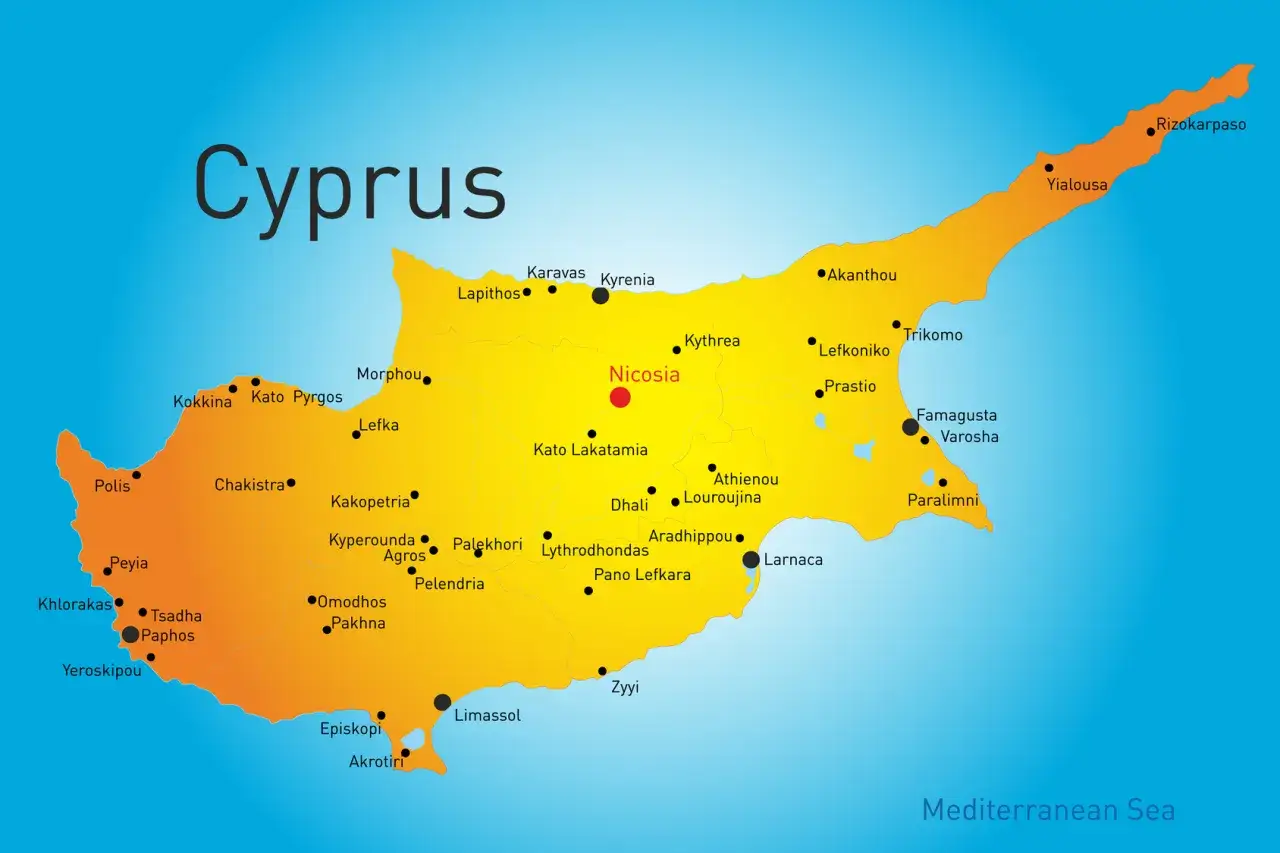 Mapa Cypru z zaznaczonymi miastami, idealna do planowania wymarzonych wakacji na Cyprze.