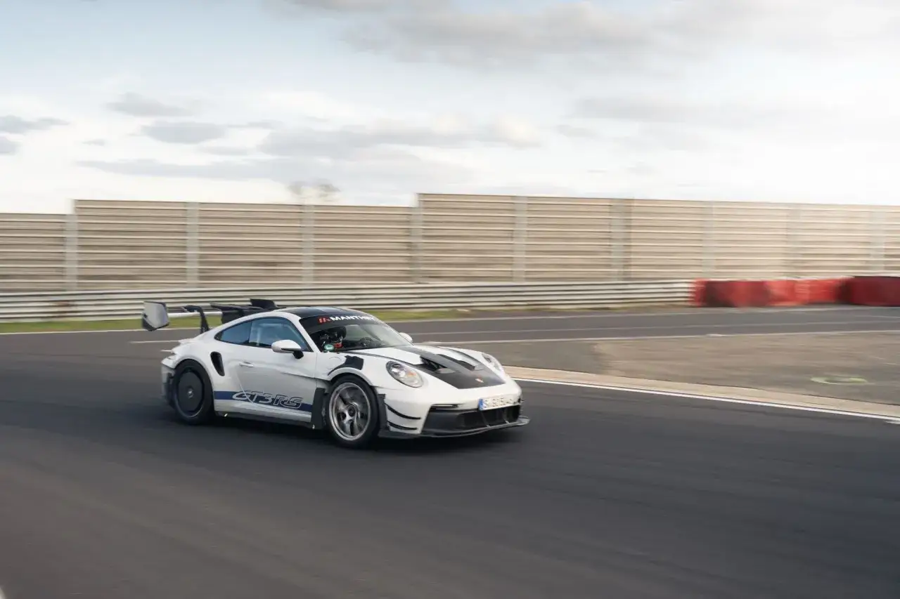 Porsche GT3 RS auf der Nordschleife, bereit f&uuml;r eine schnelle Zeit.
