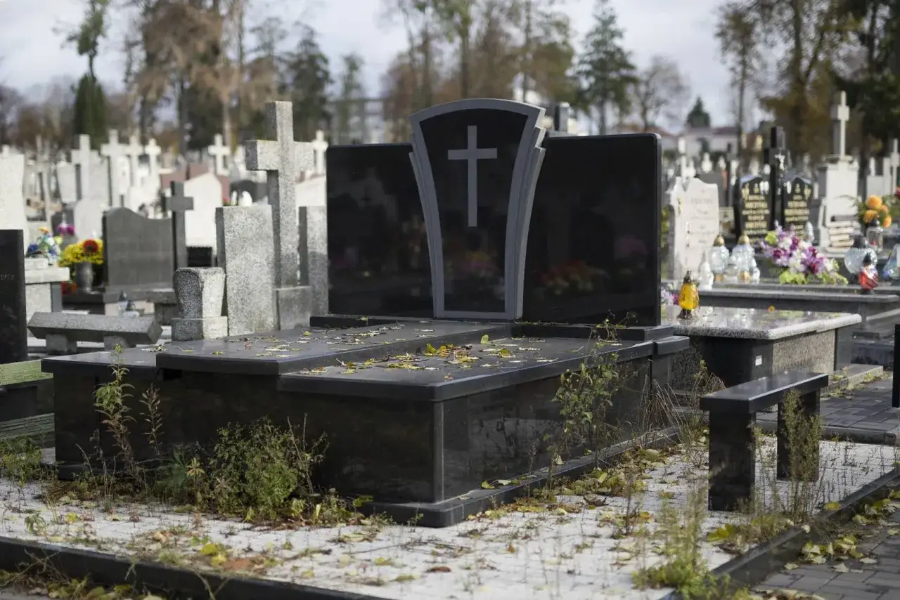 Zdjęcie Jak wykupić miejsce na cmentarzu - uniknij nieprzyjemności i kosztów