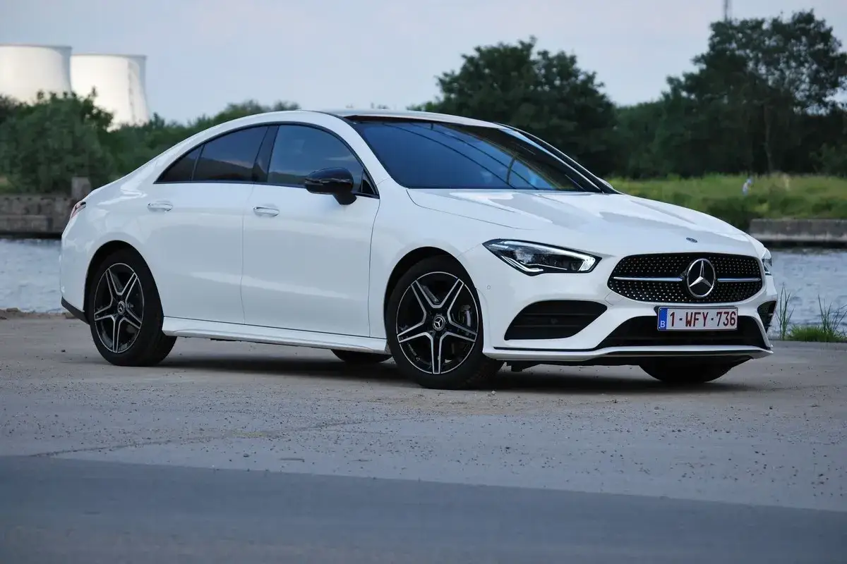 Zdjęcie Mercedes Benz CLA 180 - co musisz wiedzieć przed zakupem?