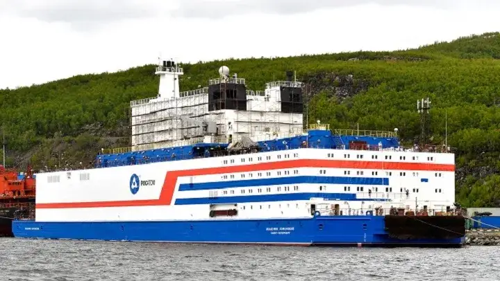Pływająca elektrownia jądrowa Akademik Łomonosow