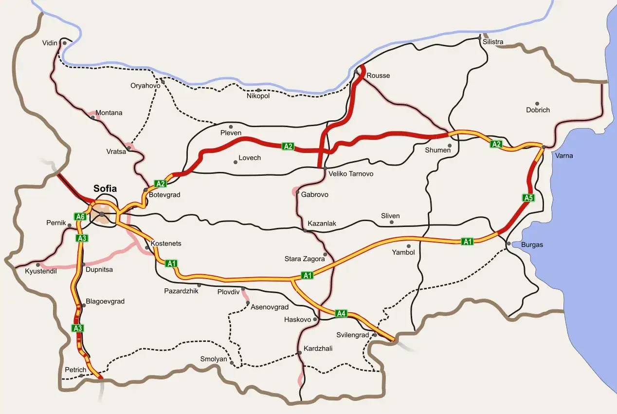 Mapa dr&oacute;g Bułgarii z zaznaczonymi autostradami i miastami. Planując podr&oacute;ż, warto sprawdzić aktualne opłaty drogowe Bułgaria.