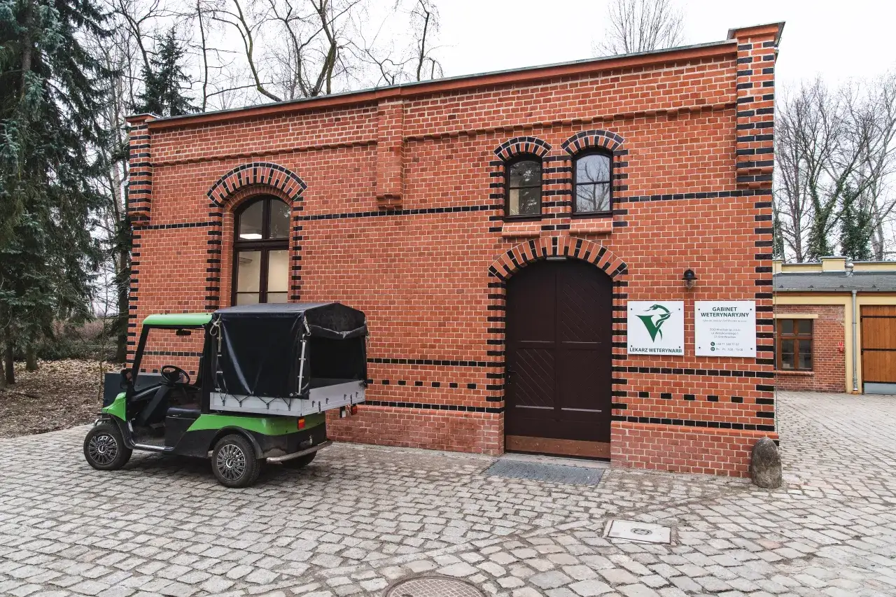 Weterynarz w ogrodzie zoologicznym