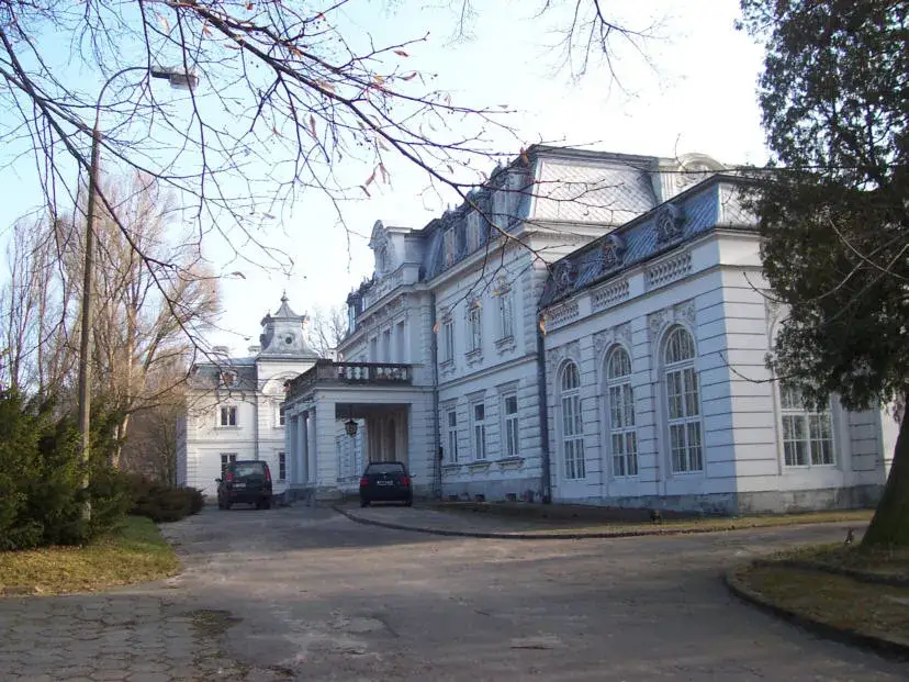 Zdjęcie Historia pałacu Goldstandów w Zaborowie - niezwykła perła architektury