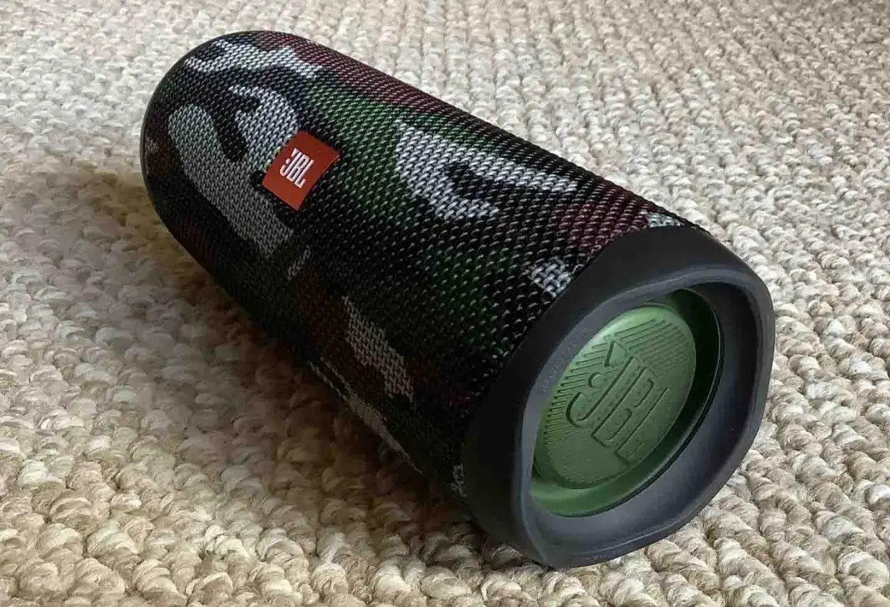 Zdjęcie Jak zresetować JBL Flip 5 i rozwiązać problemy z głośnikiem