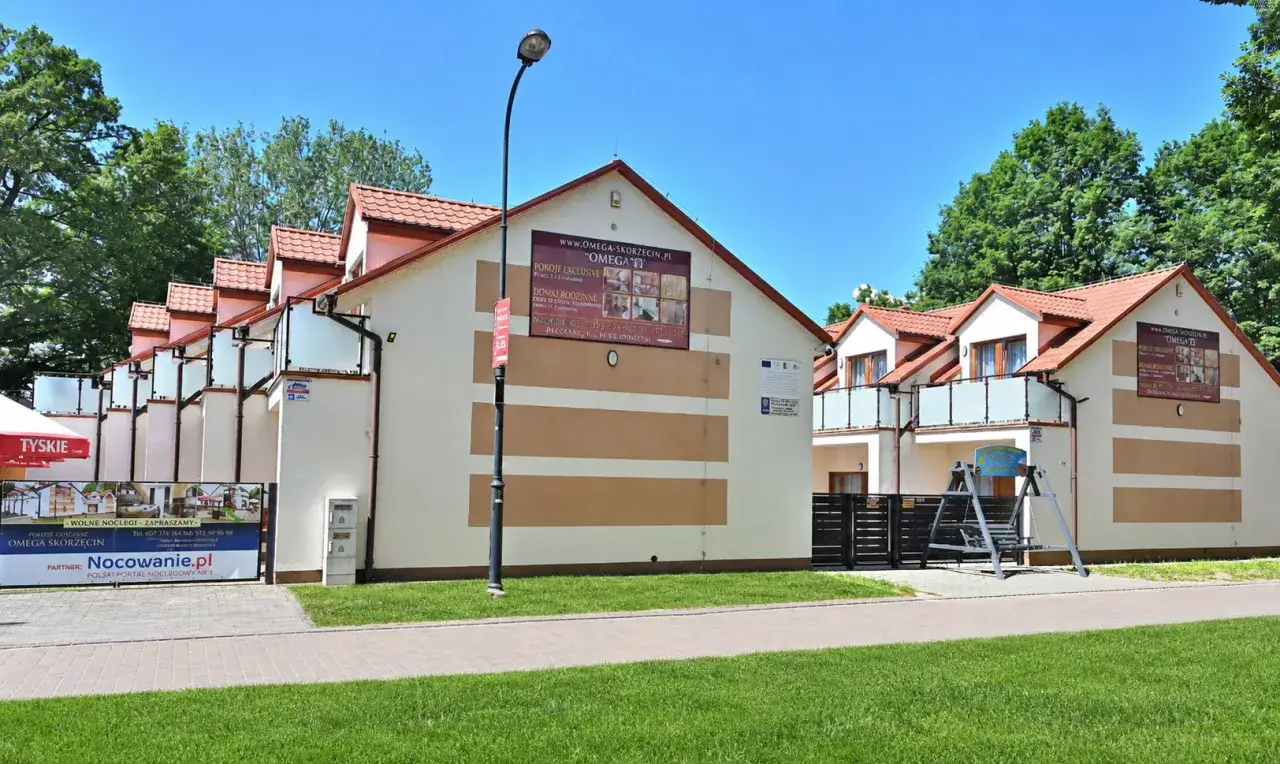 Omega Skorzęcin zaprasza na wypoczynek. Domki rodzinne i pokoje exclusive czekają na gości. Idealne miejsce na Skorzęcin imprezy.