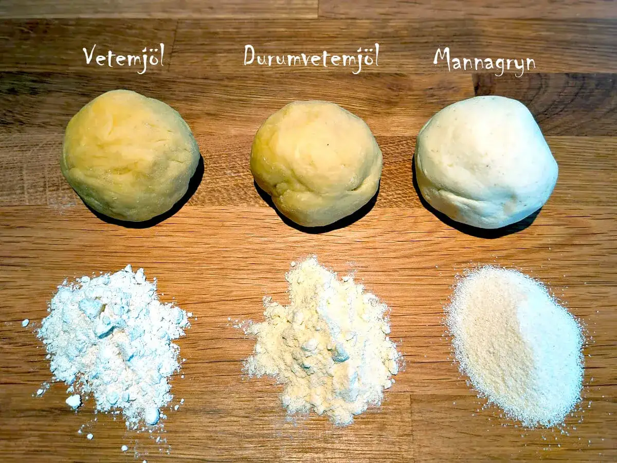 Tre degbollar av olika mjöltyper: vetemjöl, durumvetemjöl och mannagryn. Perfekt för ditt pastadeg recept!