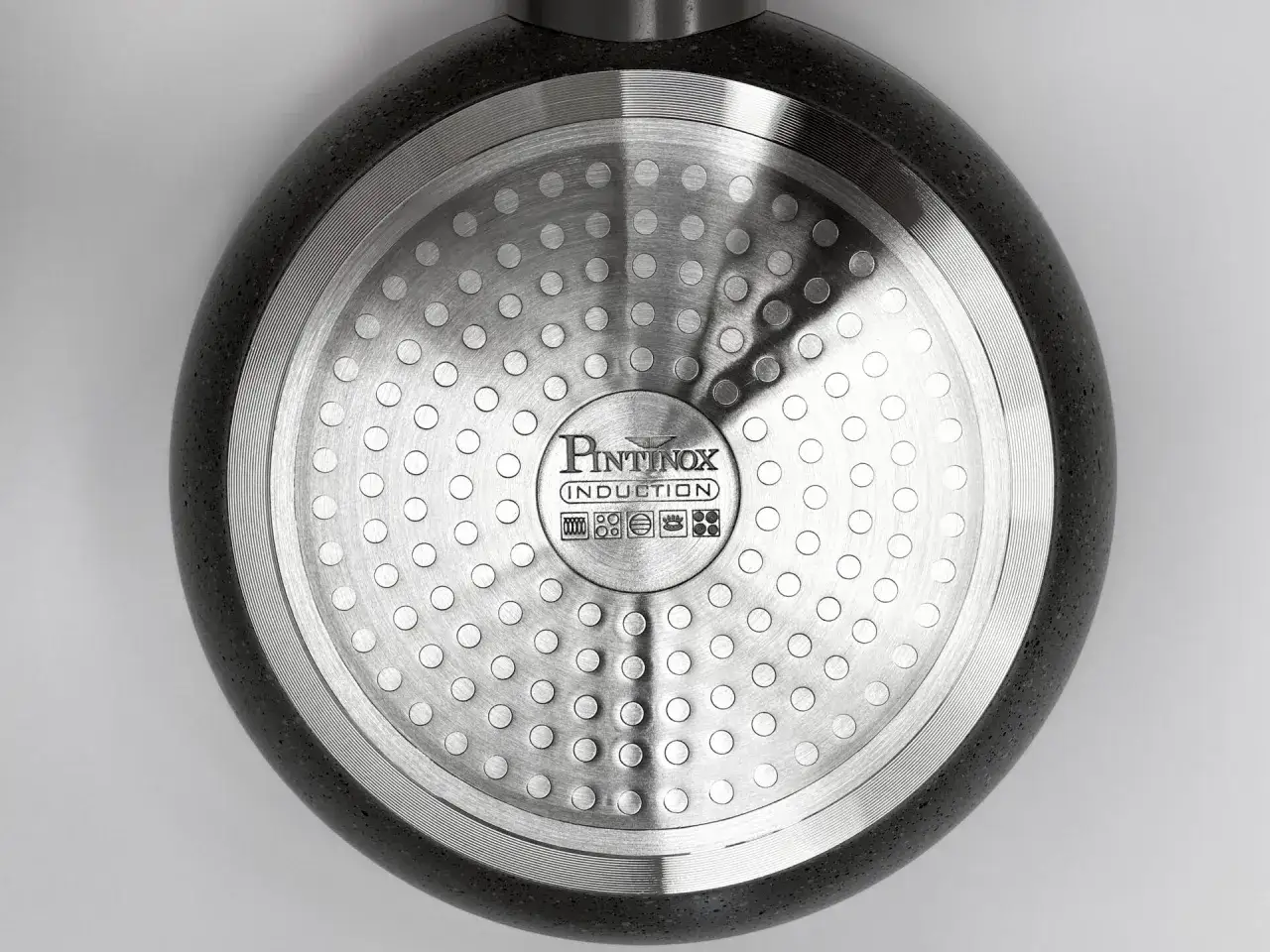 Fondo di una padella con logo 