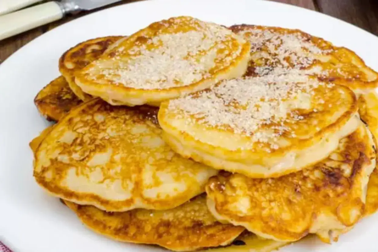 Des crêpes dorées, saupoudrées de sucre, comme celles de matefaim grand-mère. Un délice !