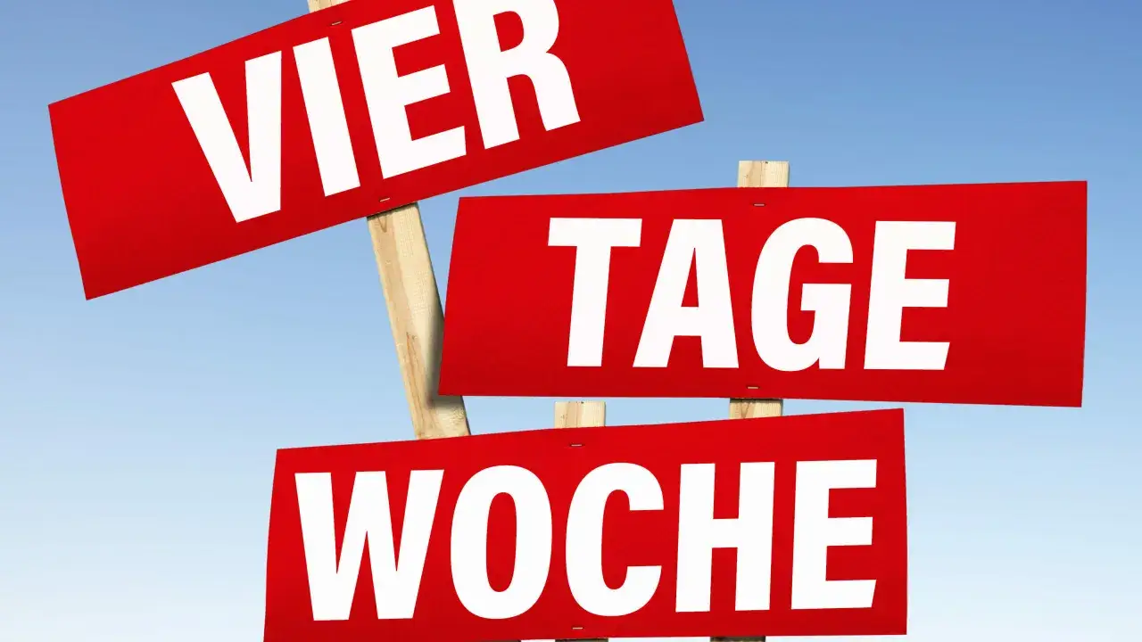 Rote Schilder mit wei&szlig;en Buchstaben: 