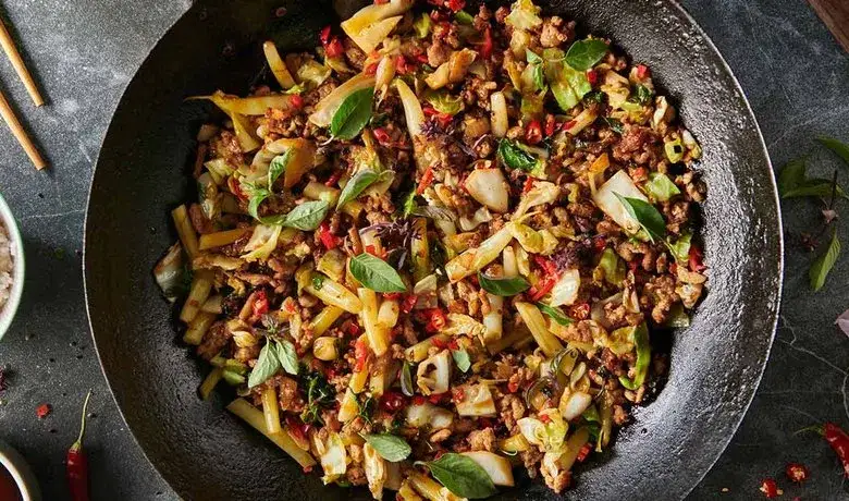 różne kawałki wieprzowiny do stir-fry