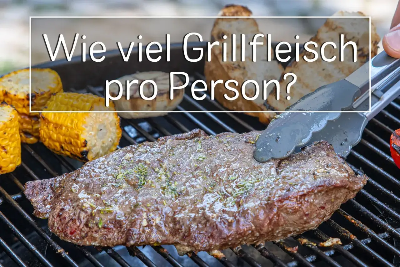 Ein saftiges Steak wird auf dem Grill zubereitet, daneben Maiskolben. Die Frage