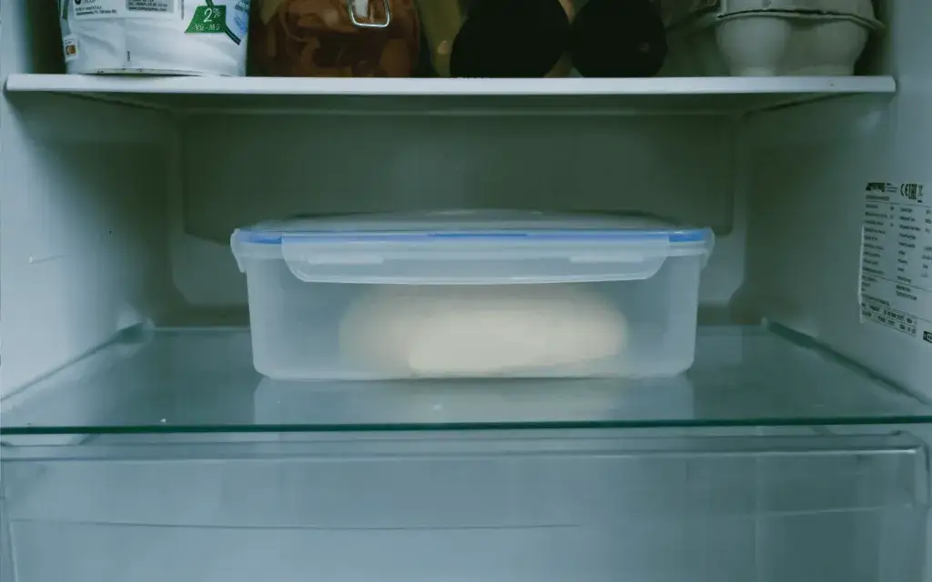 ciasto na pizzę zimna fermentacja lod&oacute;wka