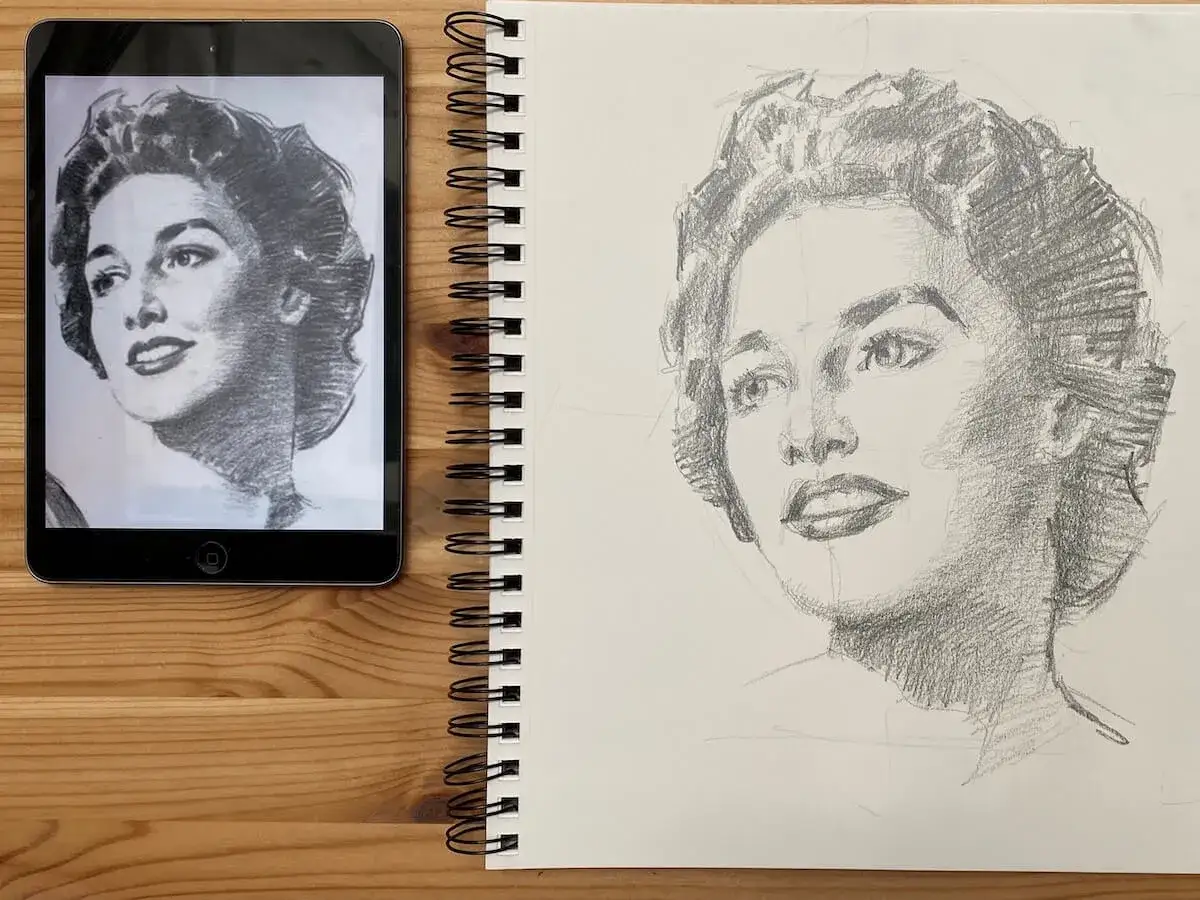 Un boceto a l&aacute;piz de retratos f&aacute;ciles de una mujer, inspirado en una imagen en una tableta.