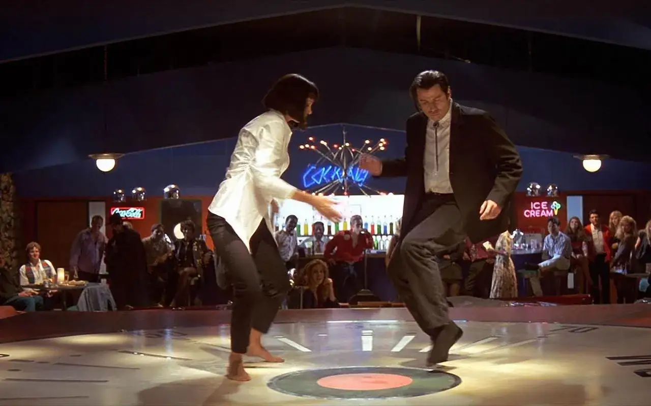 Vincent i Mia tańczą do jednej z najbardziej znanych piosenek z filmów, w kultowej scenie z Pulp Fiction.