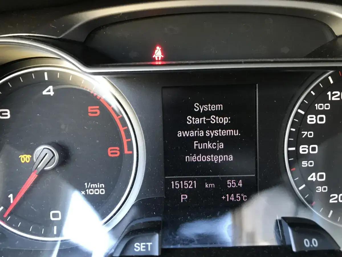 Audi A4 B8: awaria systemu Start-Stop. Typowe usterki mogą objawiać się komunikatem 