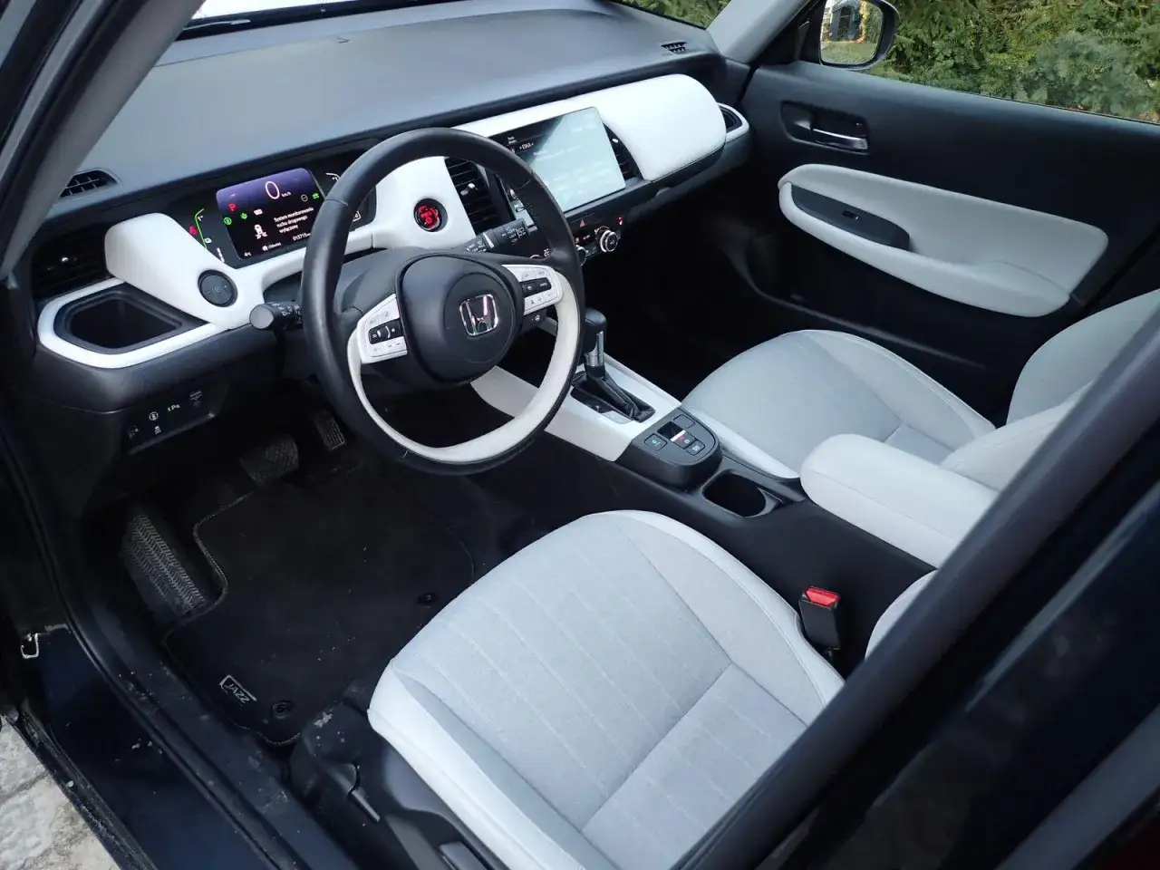 Honda Jazz 4 wnętrze kokpit