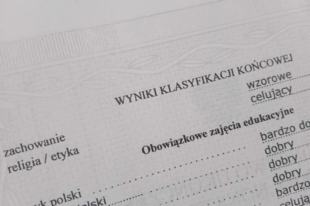 Wyniki klasyfikacji końcowej: czy religia wlicza się do średniej? Zachowanie, religia/etyka, język polski.