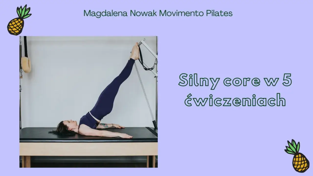 Kobieta ćwiczy pilates na reformerze. Pilates na co pomaga? Wzmocnienie mięśni głębokich, poprawa postawy i elastyczności.