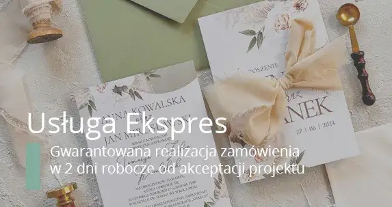 Eleganckie, stylowe zaproszenia na różne okazje leżące na stole