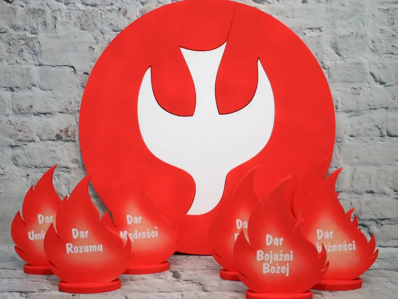 Symbole dar&oacute;w Ducha Świętego bierzmowanie
