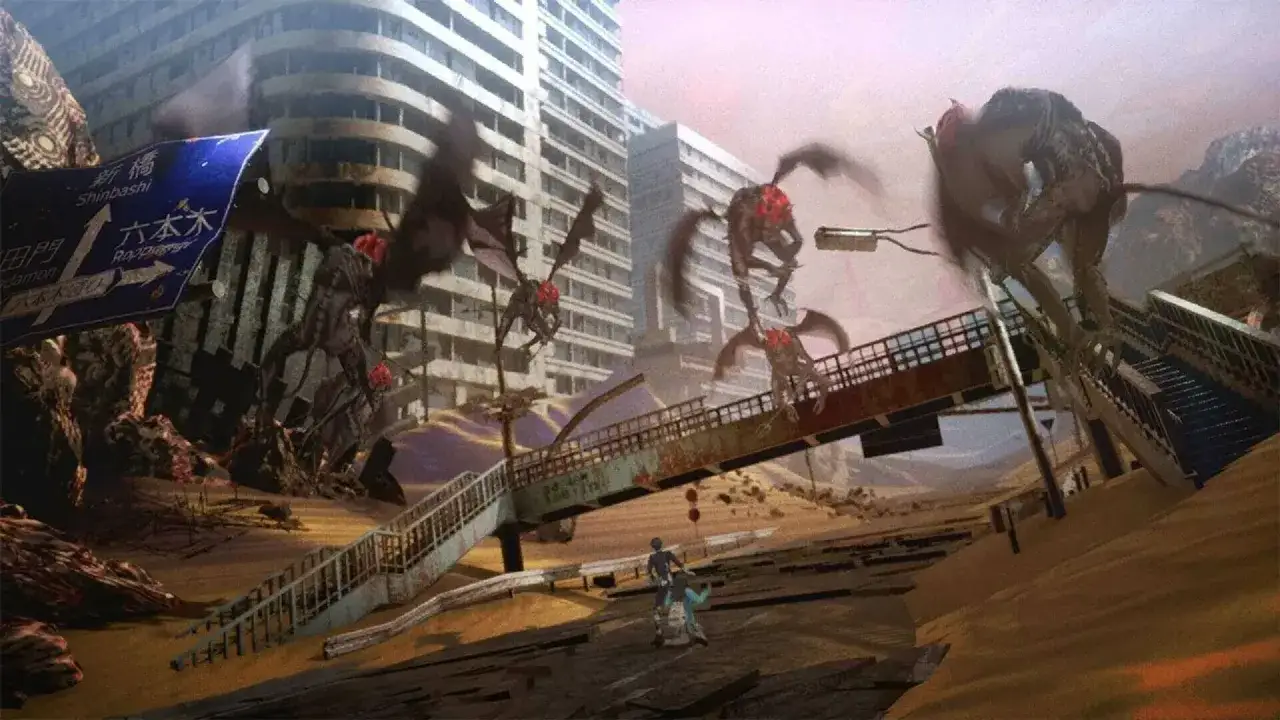 Criaturas aladas acechan en un Tokio post-apocalíptico, con rascacielos en ruinas y un puente destrozado. Un héroe se prepara para el combate en Shin Megami Tensei V.
