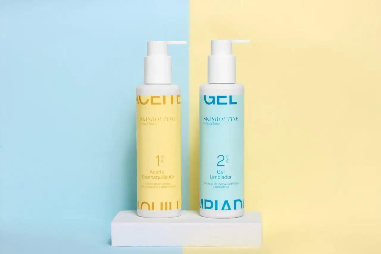 Dos productos para una doble limpieza facial: un aceite desmaquillante y un gel limpiador, ambos de Skinroutine.