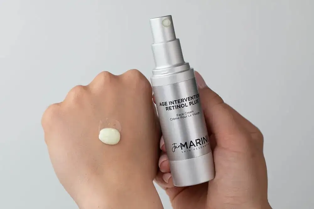 kosmetyki z witaminą C, retinolem, niacynamidem, kwasami