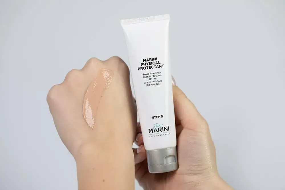 Kremy z filtrem SPF pod makijaż bez bielenia