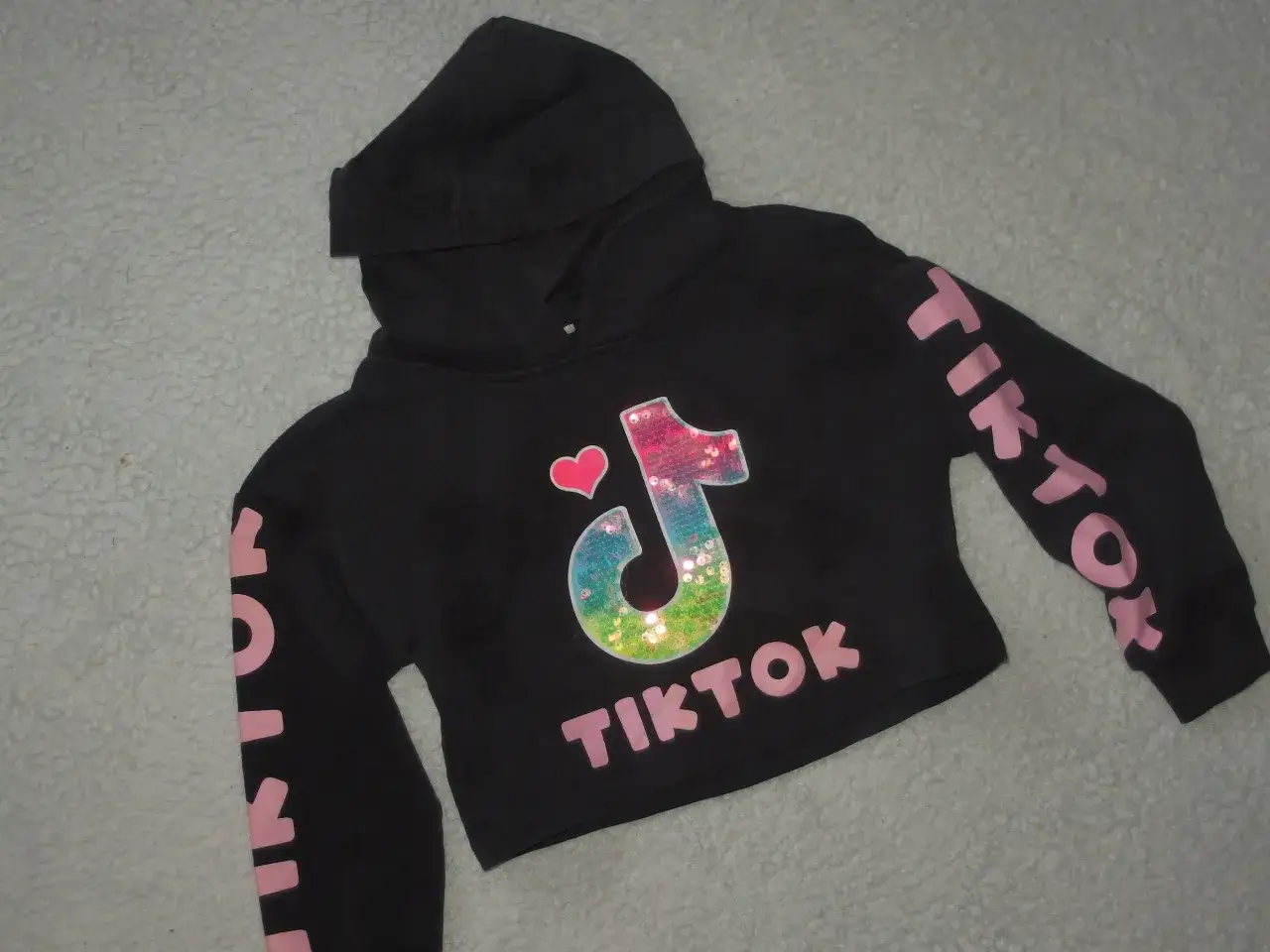 bluzy tiktok dla dziewczynek różne wzory