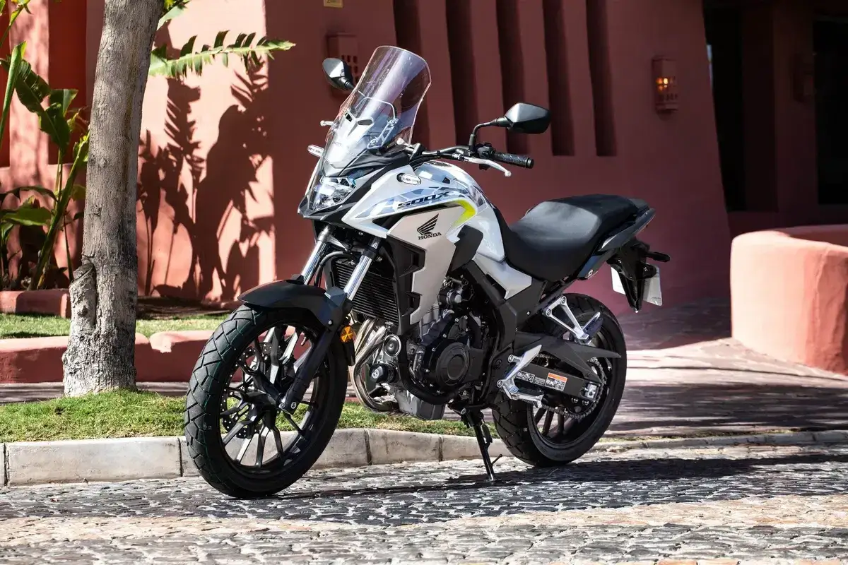 Honda CB 500 X, pronta per esplorare. La sua velocit&agrave; massima ti porter&agrave; ovunque desideri.