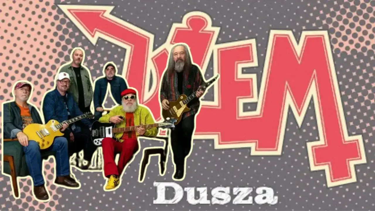 Zespół Dżem, jakby w modlitwie, gra na gitarach. W tle wielki napis 