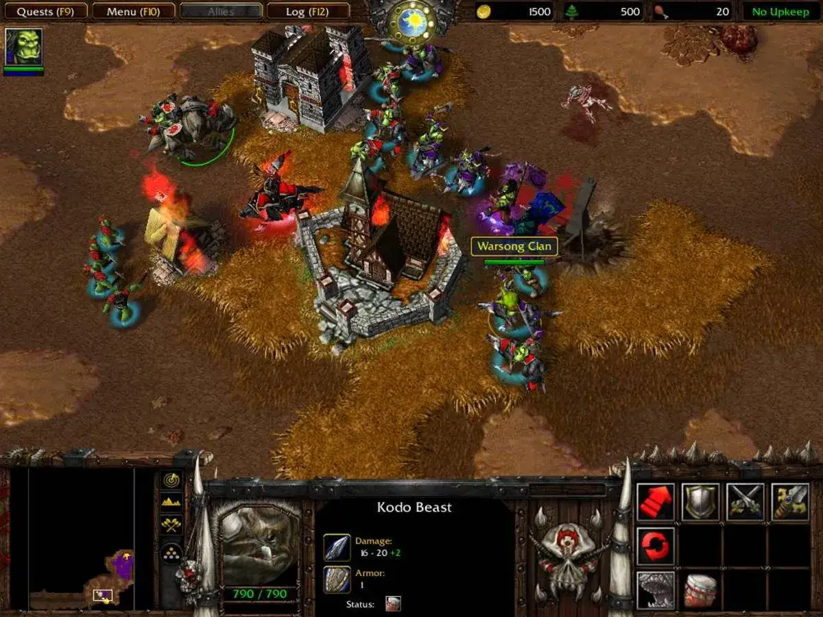 Bitwa w Warcraft: Orcowie z Warsong Clan atakują budynki, a Kodo Beast jest gotowy do walki.