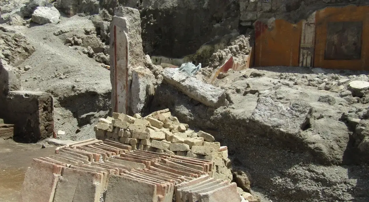 Arch&auml;ologen bei der Arbeit an einer neuen Ausgrabungsst&auml;tte in Pompeji