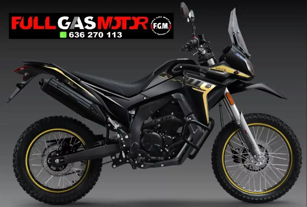 Voge 300 Rally: opiniones sobre esta moto trail negra y dorada. ¡Lista para la aventura!